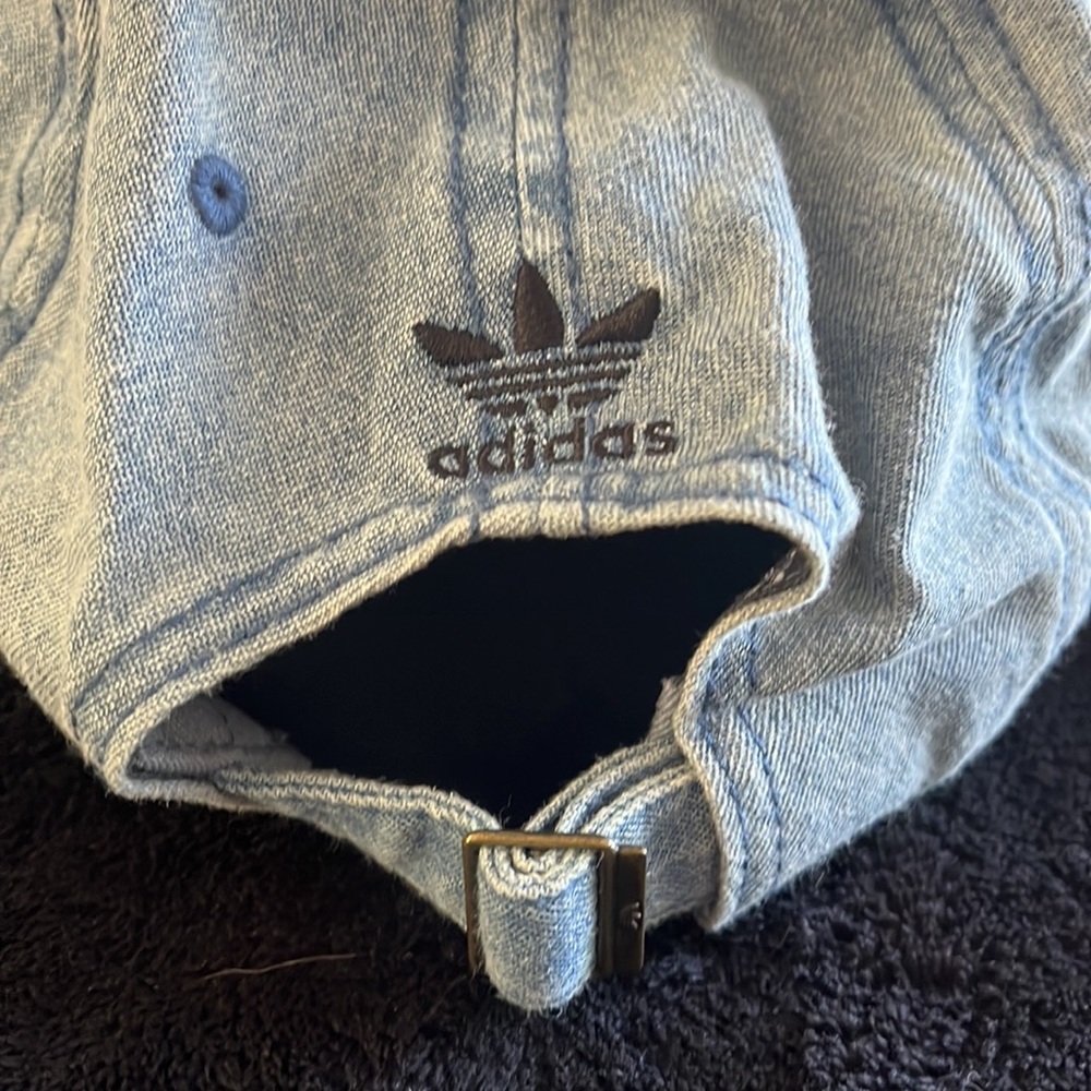 Adidas hat adjustable - Picture 3 of 3